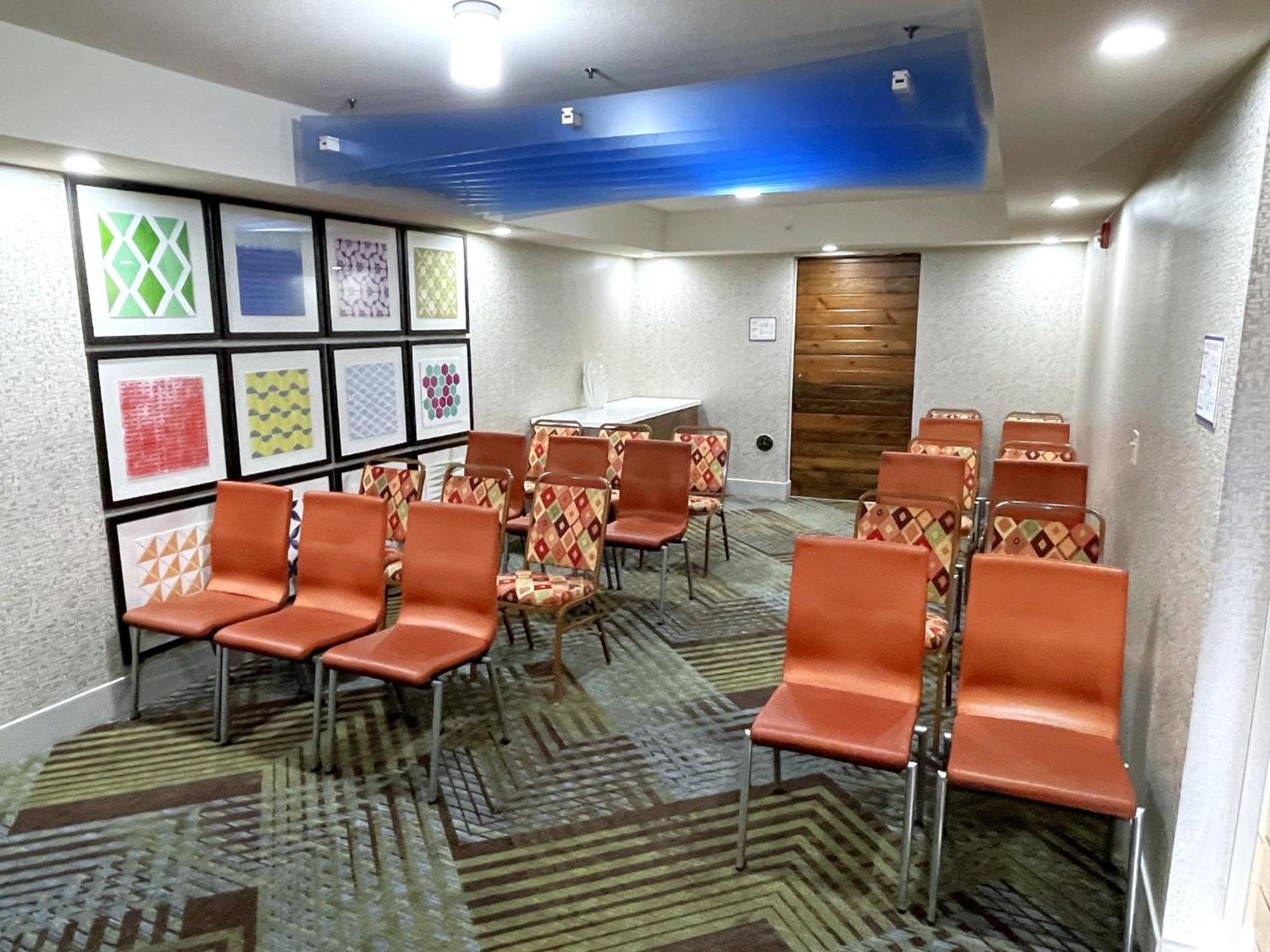 Holiday Express - Oak Creek By Ihg